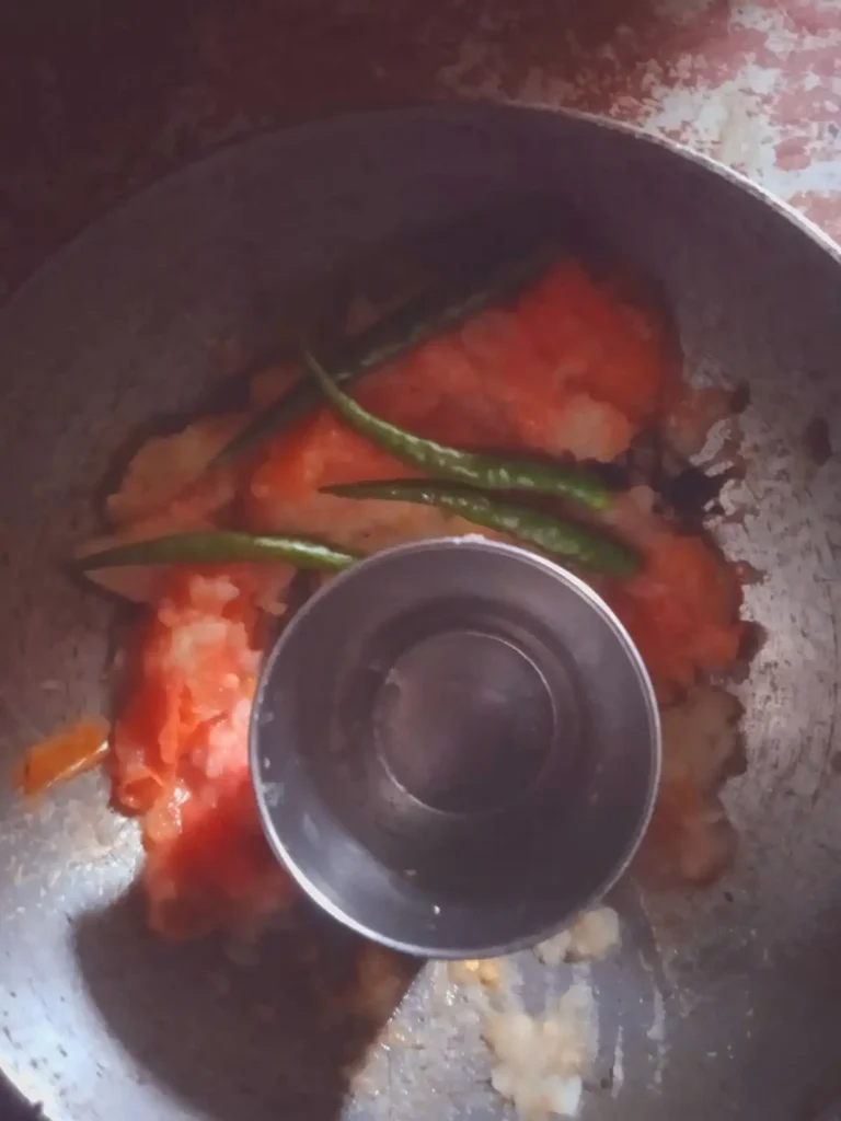 Non Oil Traditional Food: Paltoi or Irolpa. 6 paltoi or irolpa being mashed